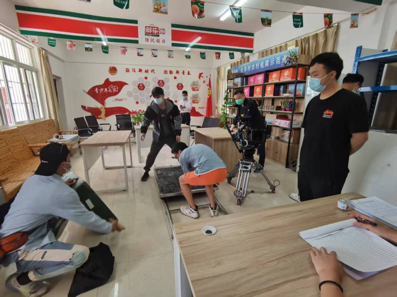 资阳广告片拍摄公司：极简主义践行者，少即是多的视觉哲学